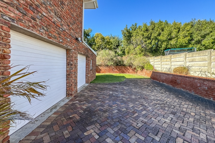 4 Bedroom Property for Sale in Walmer Heights Eastern Cape